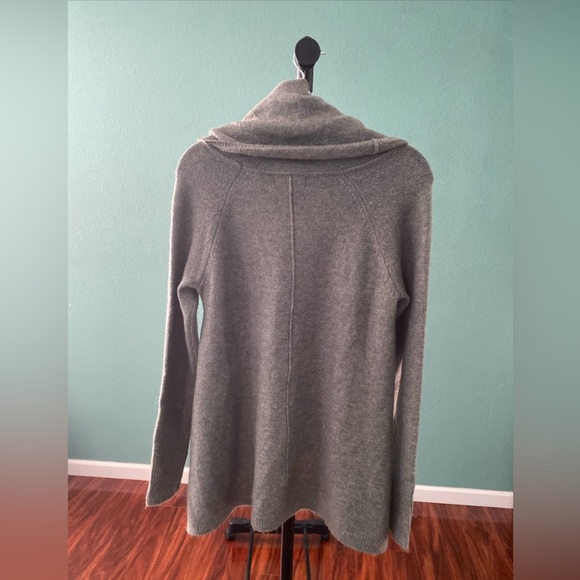 NWT JESSICA SIMPSON Womens Turtleneck Cowl Neck Sweater Top  Size M W-24 - Picture 2 of 5